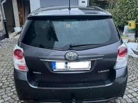 Gebraucht Toyota Verso Skyview Edition 150 PS (110 kW) 2015 Grau Van / Kleinbus