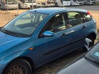 Second-hand Ford Focus 100 CP (73 kW) 2003 Albastru Hatchback