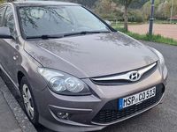 Gebraucht Hyundai i30 Style 116 PS (85 kW) 2011 Braun Limousine
