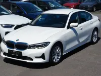 Gebraucht BMW 330 Advantage 252 PS (185 kW) 2021 Weiß Limousine