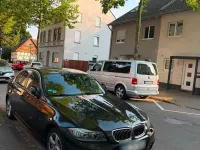 Gebraucht BMW 318 143 PS (105 kW) 2011 Schwarz Limousine