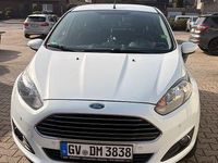 Gebraucht Ford Fiesta SYNC Edition 80 PS (58 kW) 2013 Weiß Kleinwagen