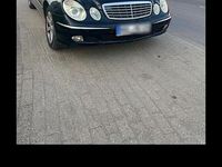 Gebraucht Mercedes E220 150 PS (110 kW) 2002 Schwarz Limousine