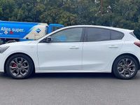 Gebraucht Ford Focus ST-Line 125 PS (91 kW) 2025 Frozen white Kleinwagen