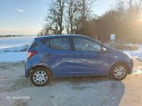Gebraucht Hyundai i10 YES! Silver 87 PS (63 kW) 2015 Blau Kleinwagen