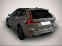 Gebraucht Volvo XC60 R-Design 197 PS (144 kW) 2022 Manufacturer SUV
