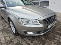 Gebraucht Volvo V70 Summum 181 PS (133 kW) 2015 Beige Kombi