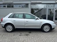 Second-hand Audi A3 Ambiente 101 CP (74 kW) 2000 Argintiu Hatchback