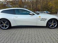 Second-hand Ferrari GTC4Lusso 689 CP (506 kW) 2016 Alb Break