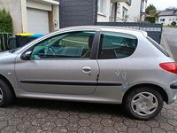 Gebraucht Peugeot 206 60 PS (44 kW) 2003 Silber Kleinwagen
