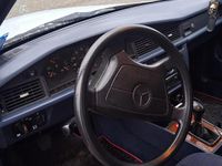 Gebraucht Mercedes 190 72 PS (52 kW) 1992 Weiß Limousine