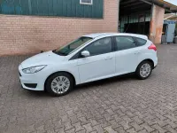 Gebraucht Ford Focus Trend 125 PS (91 kW) 2016 Weiß Limousine