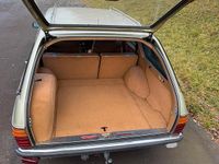 Gebraucht Mercedes E230 136 PS (100 kW) 1984 Grün Kombi