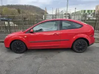 Gebraucht Ford Focus Trend 101 PS (74 kW) 2005 Rot Limousine