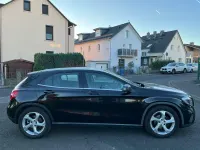 Gebraucht Mercedes GLA200 Urban 156 PS (114 kW) 2017 Schwarz SUV