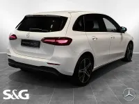 Gebraucht Mercedes B180 Night 116 PS (85 kW) 2025 Unilack polarweiß Kleinwagen