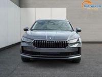 Neu Skoda Superb Selection 193 PS (141 kW) 2025 Graphitegrau metallic Kombi