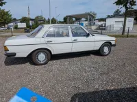 Gebraucht Mercedes 200 60 PS (44 kW) 1981 Weiß Limousine