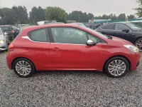 Gebraucht Peugeot 208 Allure 110 PS (80 kW) 2017 Rot Kleinwagen