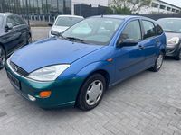 Gebraucht Ford Focus 75 PS (55 kW) 1998 Blau Limousine