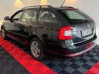 Gebraucht Skoda Octavia Active 105 PS (77 kW) 2012 Schwarzmagic perleffekt Kombi