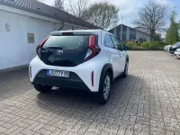 Gebraucht Toyota Aygo Play 72 PS (52 kW) 2022 Super white 2 Kleinwagen