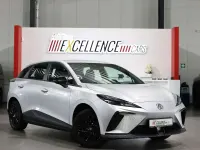 Używany MG MG4 EV 125 kW (170 KM) 2023 Srebrny Hatchback