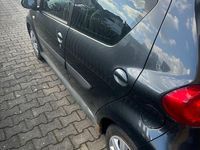 Gebraucht Toyota Aygo 68 PS (50 kW) 2006 Grau Kleinwagen