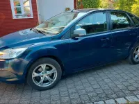 Gebraucht Ford Focus 100 PS (73 kW) 2010 Blau Limousine