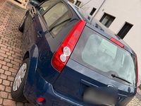 Gebraucht Ford Fiesta 80 PS (58 kW) 2008 Blau Kleinwagen