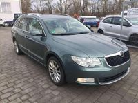 Gebraucht Skoda Superb Elegance 160 PS (117 kW) 2013 Malachitegrün metallic Kombi