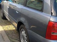 Second-hand Audi A4 105 CP (77 kW) 2000 Gri Break