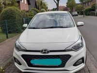 Gebraucht Hyundai i20 Select 75 PS (55 kW) 2019 Weiß Kleinwagen
