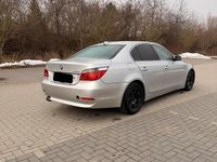 Gebraucht BMW 530 231 PS (169 kW) 2003 Silber Limousine