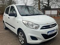 Gebraucht Hyundai i10 70 PS (51 kW) 2012 Weiß Kleinwagen