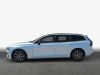 Gebraucht Volvo V60 Plus 197 PS (144 kW) 2025 Crystal weißperleffekt Kombi