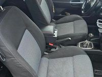 Gebraucht VW Golf IV 101 PS (74 kW) 2002 Schwarz Kleinwagen