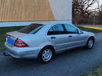 Gebraucht Mercedes C200 122 PS (89 kW) 2003 Silber Limousine
