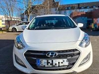 Gebraucht Hyundai i30 120 PS (88 kW) 2017 Weiß Kombi