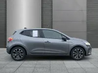 Neu Renault Clio Techno 91 PS (66 kW) 2025 Dolomitgrau Kleinwagen