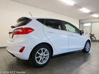 Gebraucht Ford Fiesta Titanium 101 PS (74 kW) 2017 Weiß Kleinwagen