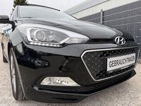 Gebraucht Hyundai i20 Style 90 PS (66 kW) 2016 Schwarz Limousine