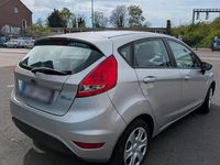 Gebraucht Ford Fiesta 60 PS (44 kW) 2009 Silber Kleinwagen