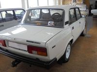 Second-hand Lada 2105 65 CP (47 kW) 1987 Alb Berlinǎ