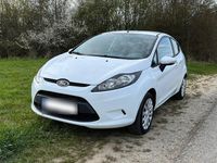 Gebraucht Ford Fiesta 60 PS (44 kW) 2010 Weiß Kleinwagen