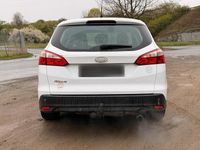 Używany Ford Focus 140 KM (102 kW) 2011 Biały Kombi