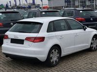 Gebraucht Audi A3 110 PS (80 kW) 2014 Weiß Limousine
