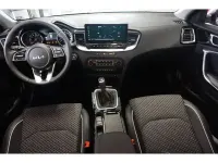 Gebraucht Kia Ceed Spirit 160 PS (117 kW) 2024 Grau Kleinwagen