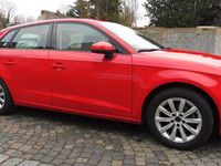 Gebraucht Audi A3 Attraction 110 PS (80 kW) 2015 Rot Limousine