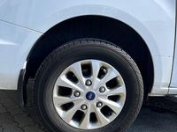 Gebraucht Ford Tourneo 131 PS (96 kW) 2020 Weiß Van / Kleinbus